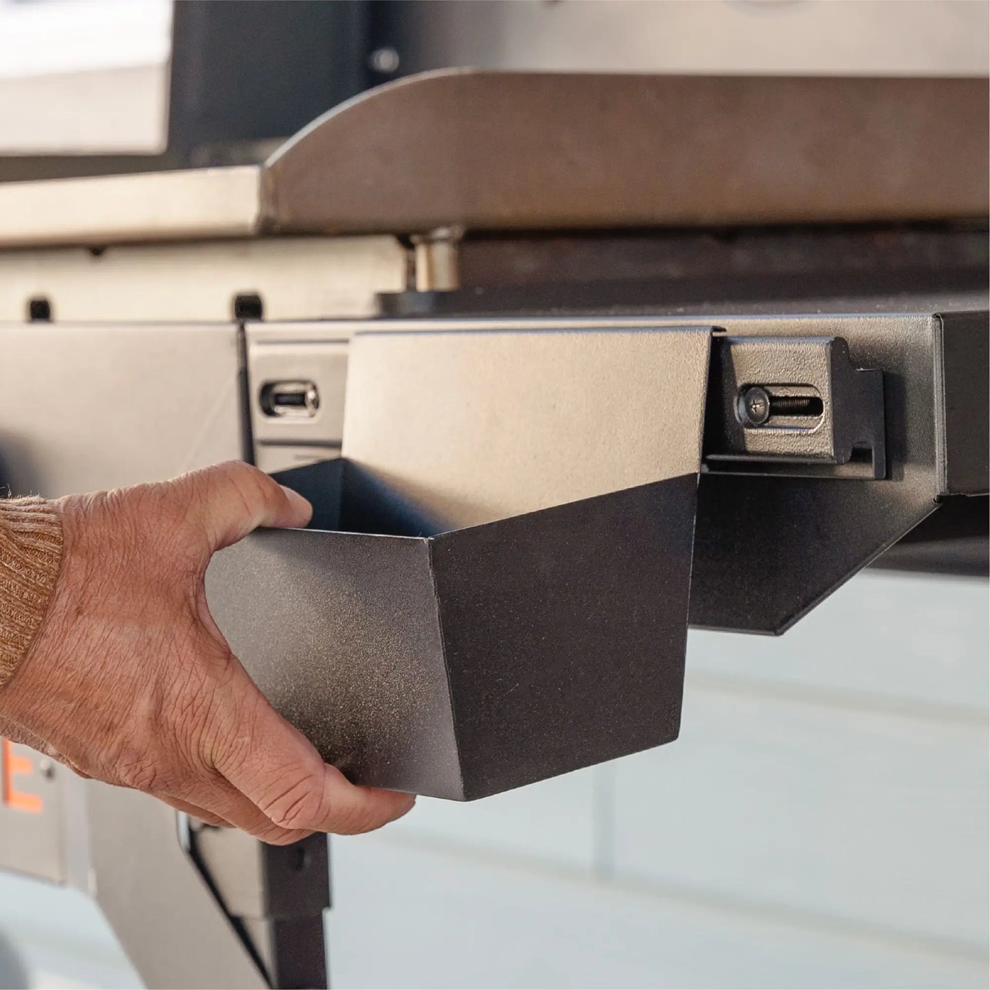 Blackstone Iron Forged 28" Griddle with Hood | 257‑2311DK