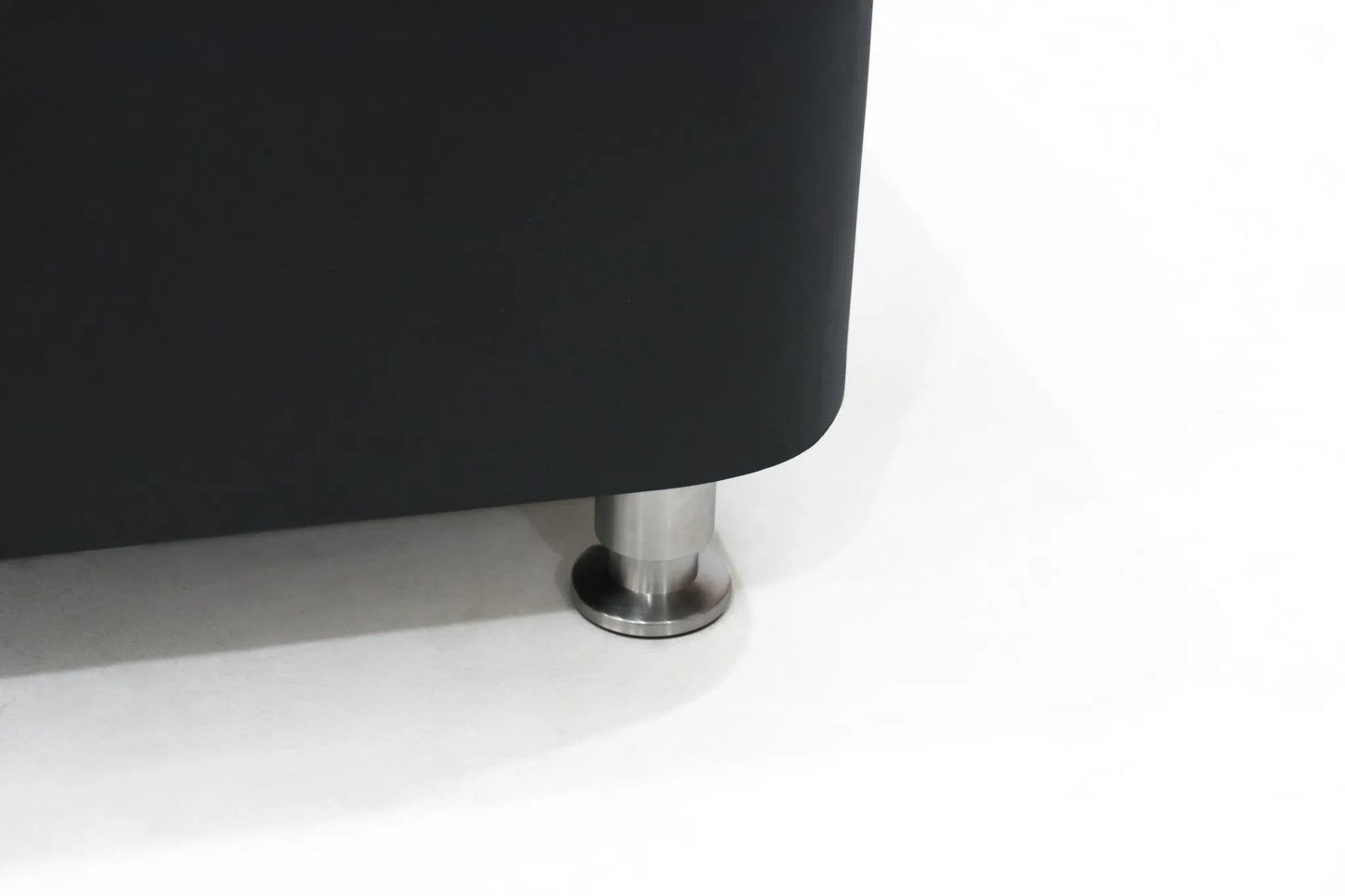 Elementi Plus Copenhagen Porcelain Top Fire Table – 16 kW | OFP101BB