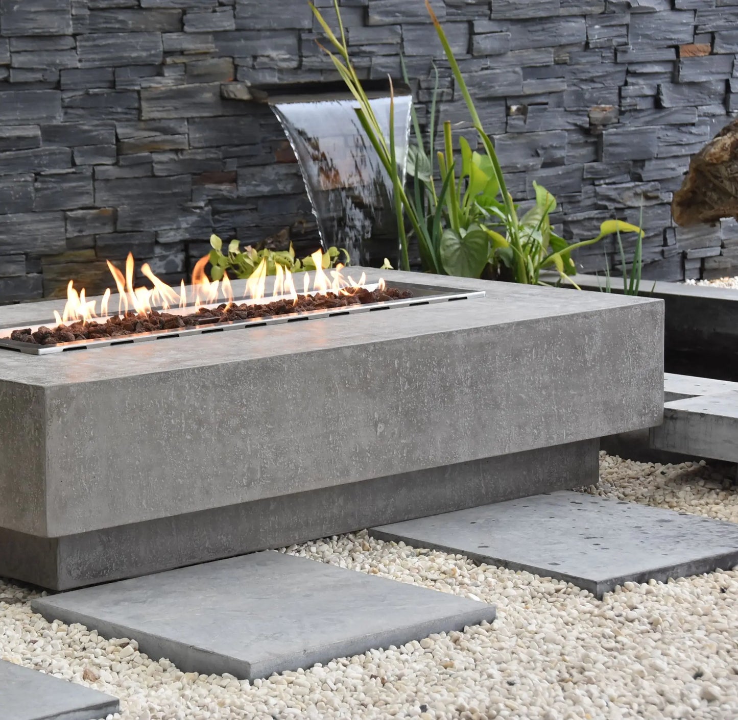Elementi Hampton Fire Table – 13.2 kW | OFG139LG