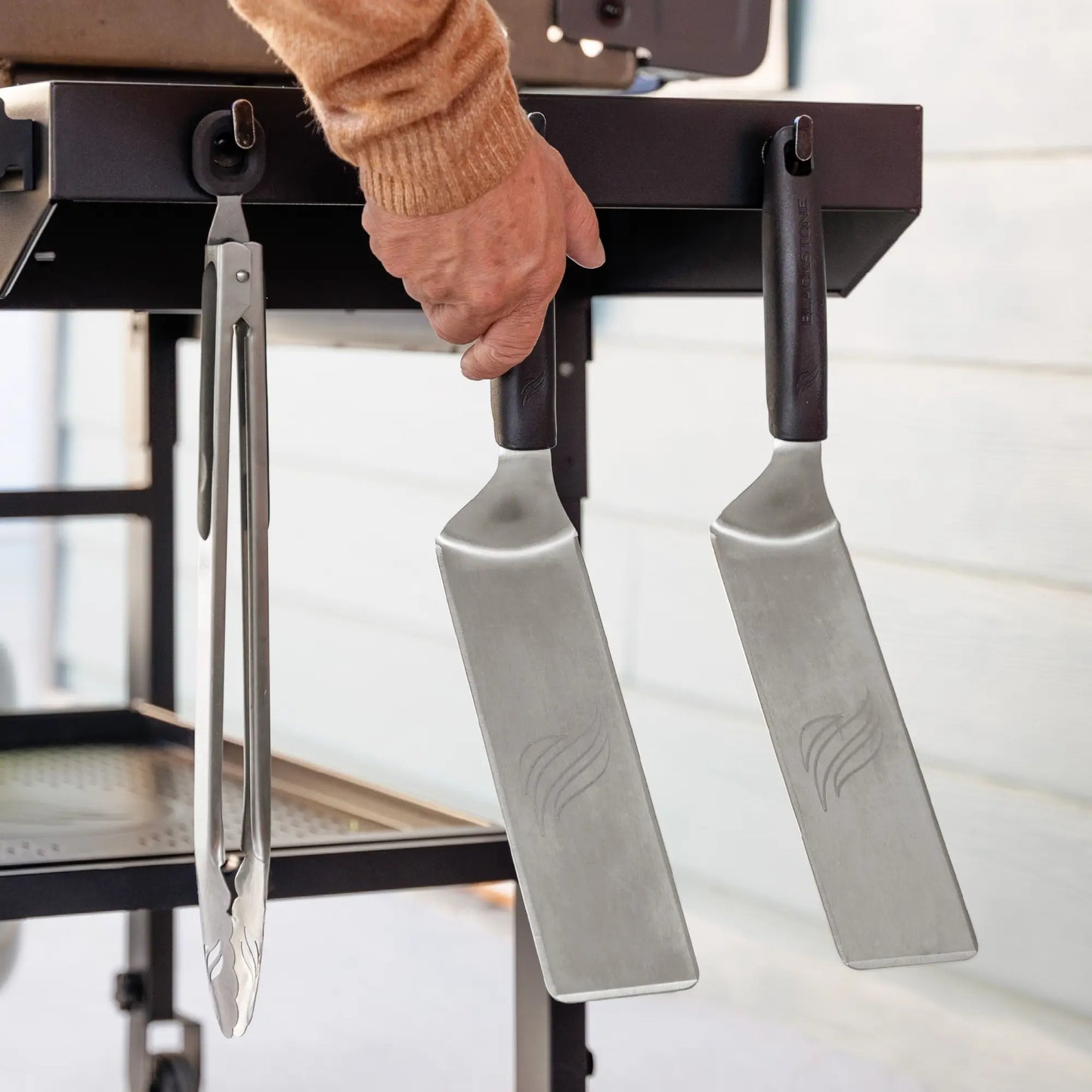 Blackstone Iron Forged 28" Griddle with Hood | 257‑2311DK