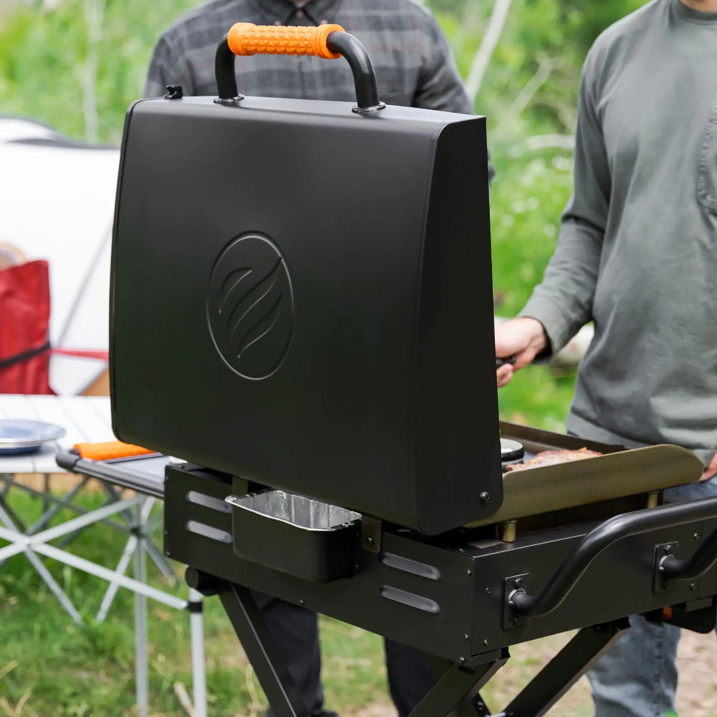 Blackstone OTG 22" Griddle with FlexFold Legs | 257‑2350DK