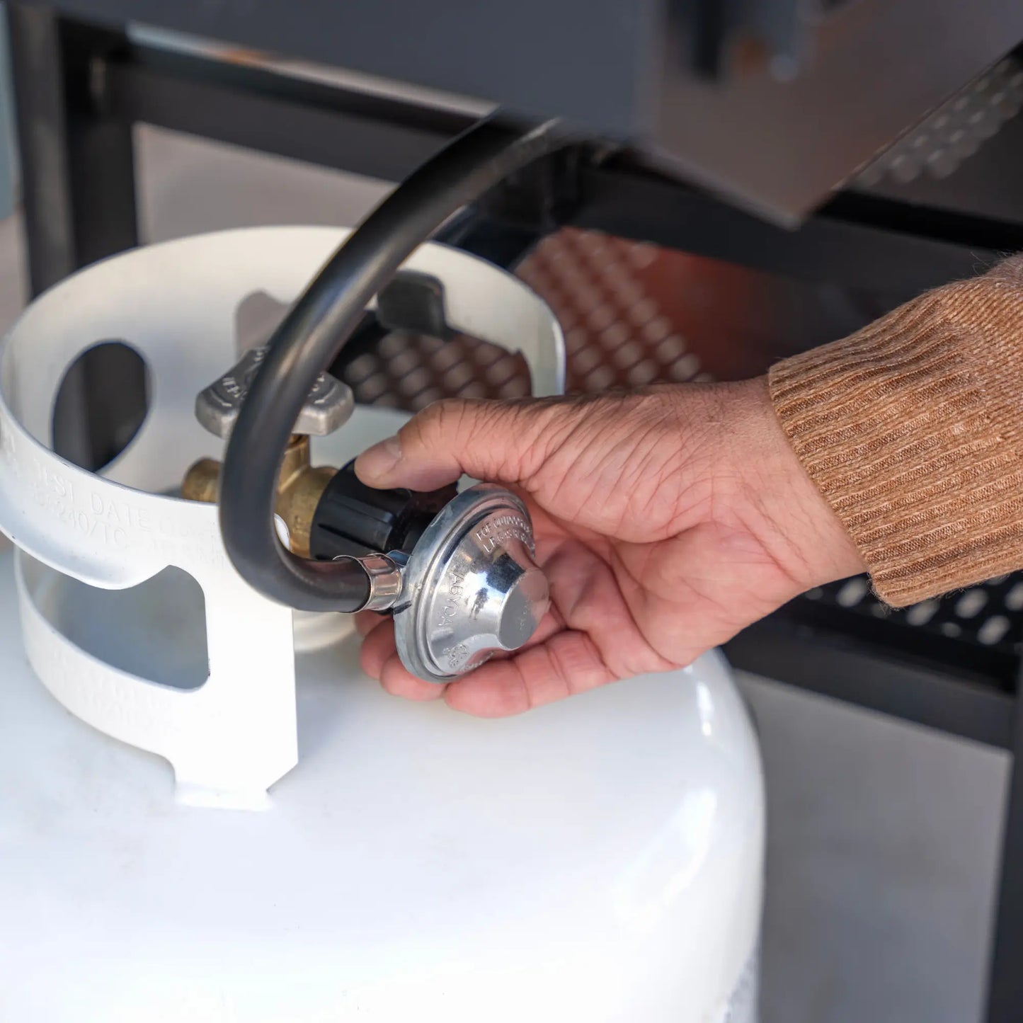 Blackstone Iron Forged 28" Griddle with Hood | 257‑2311DK