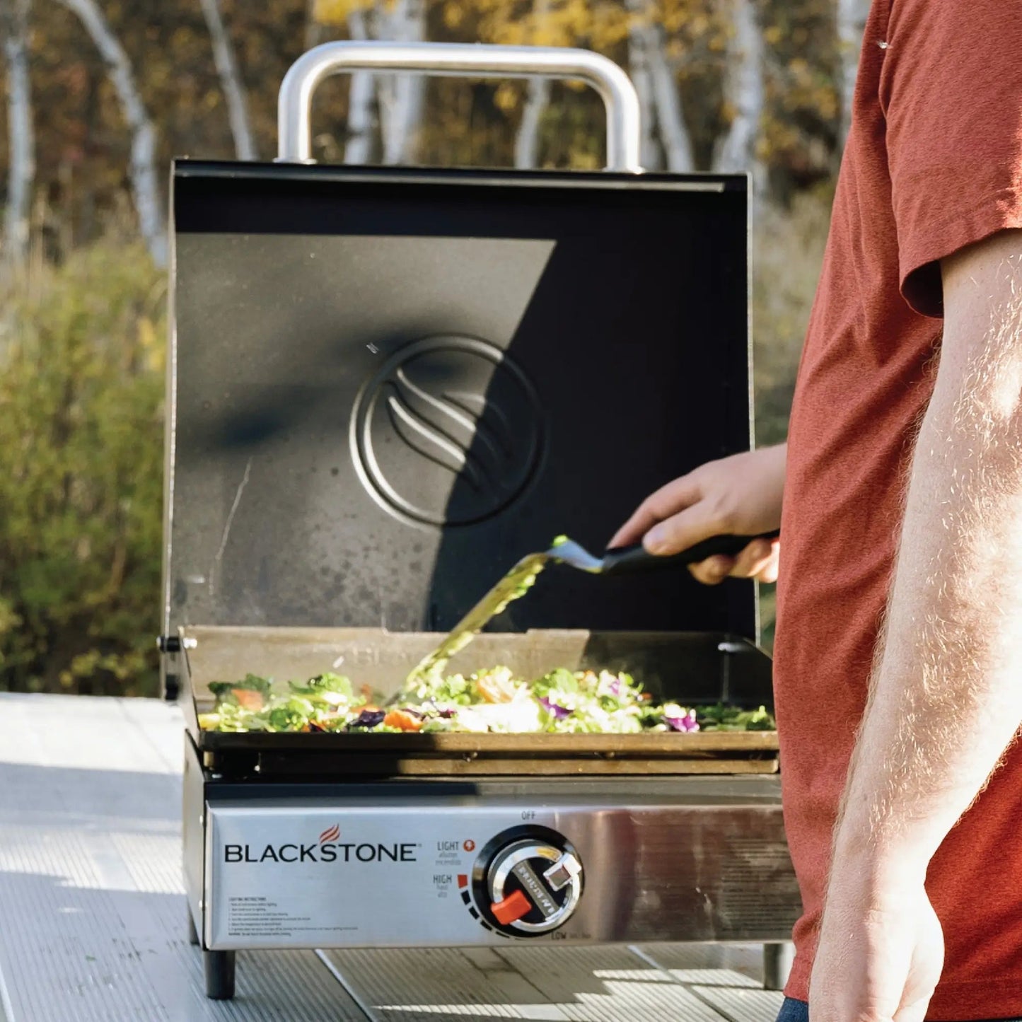 Blackstone 17" Tabletop Griddle with Hood | 257‑2143DK