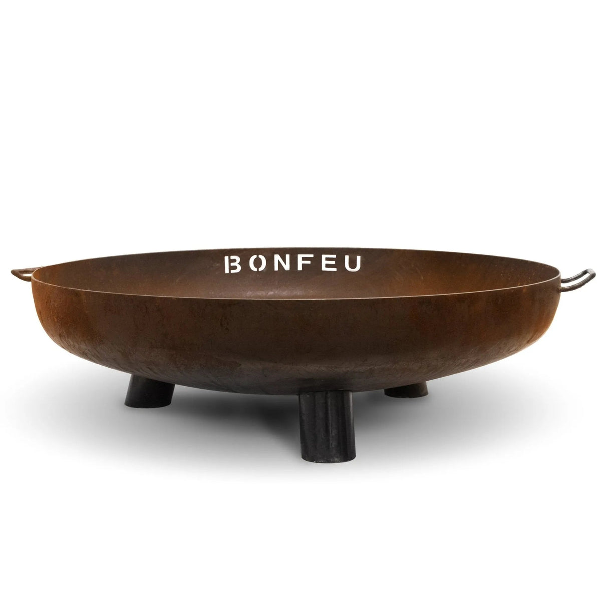 Rust-colored corten steel bonfeu bonbowl plus fire bowl with three black legs and two side handles for outdoor use