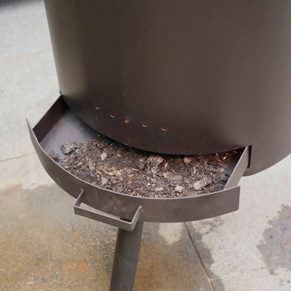 Black metal outdoor charcoal ash catcher with curved tray and handle for bonfeu bonton large fireplace