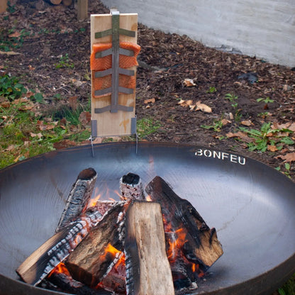 BonFeu Broiling Board to smoke meat over BonFeu fire bowls