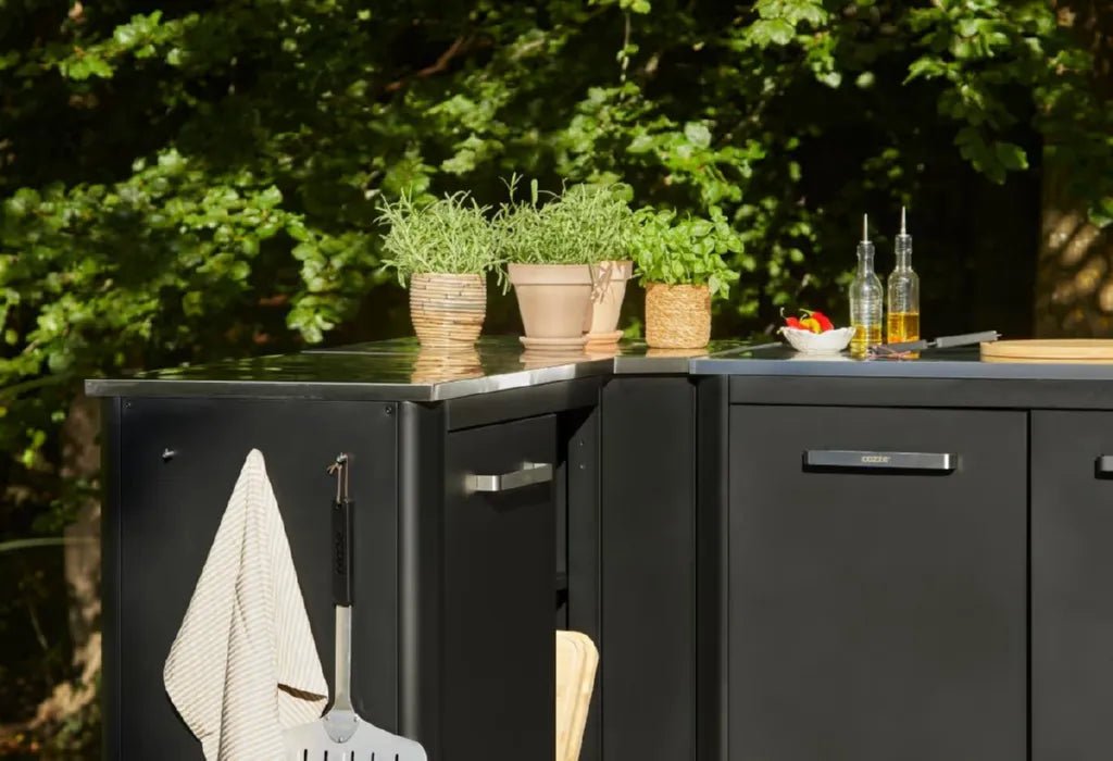 Cozze Corner Table for Outdoor Kitchen | 90531 - Outdoor Kitchens