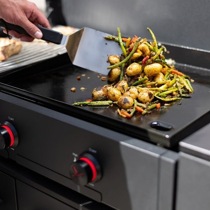 Cozze Smash & Sear Grill 900 – Grill & Trolley Package | 90200-60