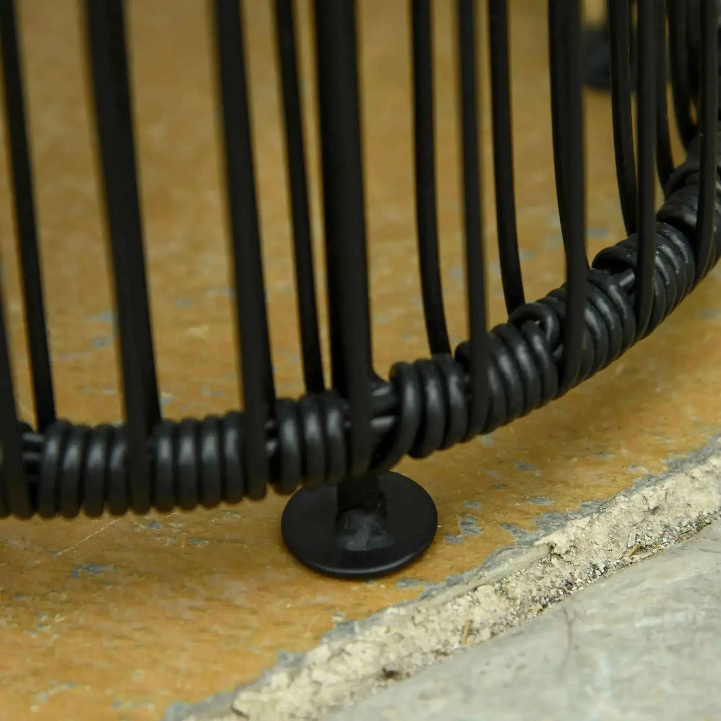 Outsunny Solar Powered Woven Resin Wicker Lantern, Auto On/Off - Black | 866-066BK