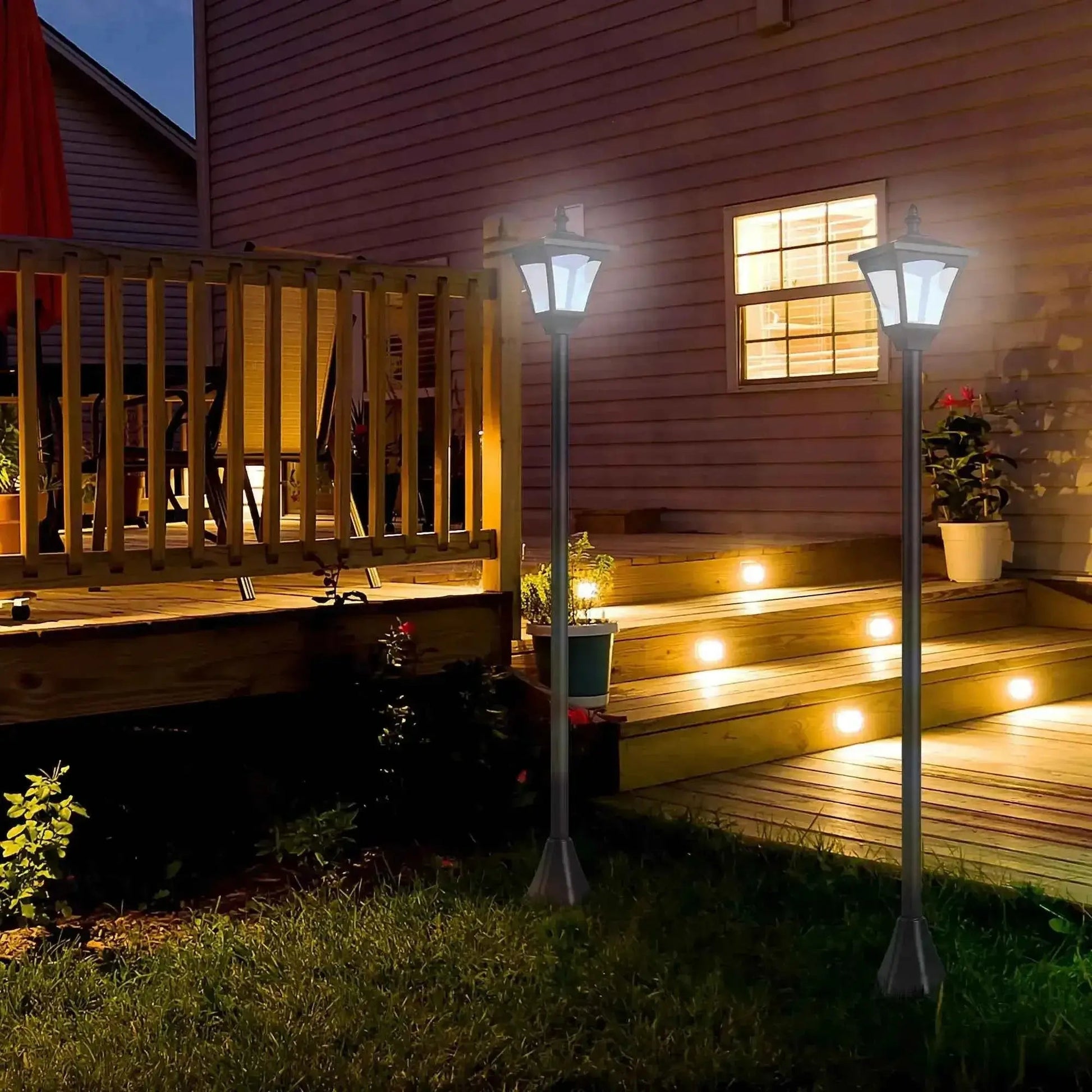 Outsunny Set of 2 Solar Garden Post Lamps, Dimmable LED, 1.2m - Black | B30-P003